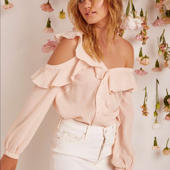 Astr Tops - NWT ASTR | Paige OS Blouse